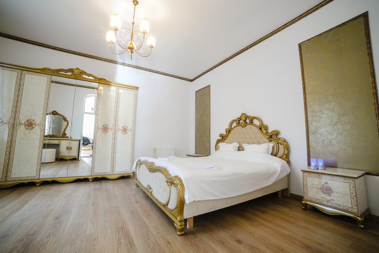 Castelul Cantacuzino Buşteni Exterior foto